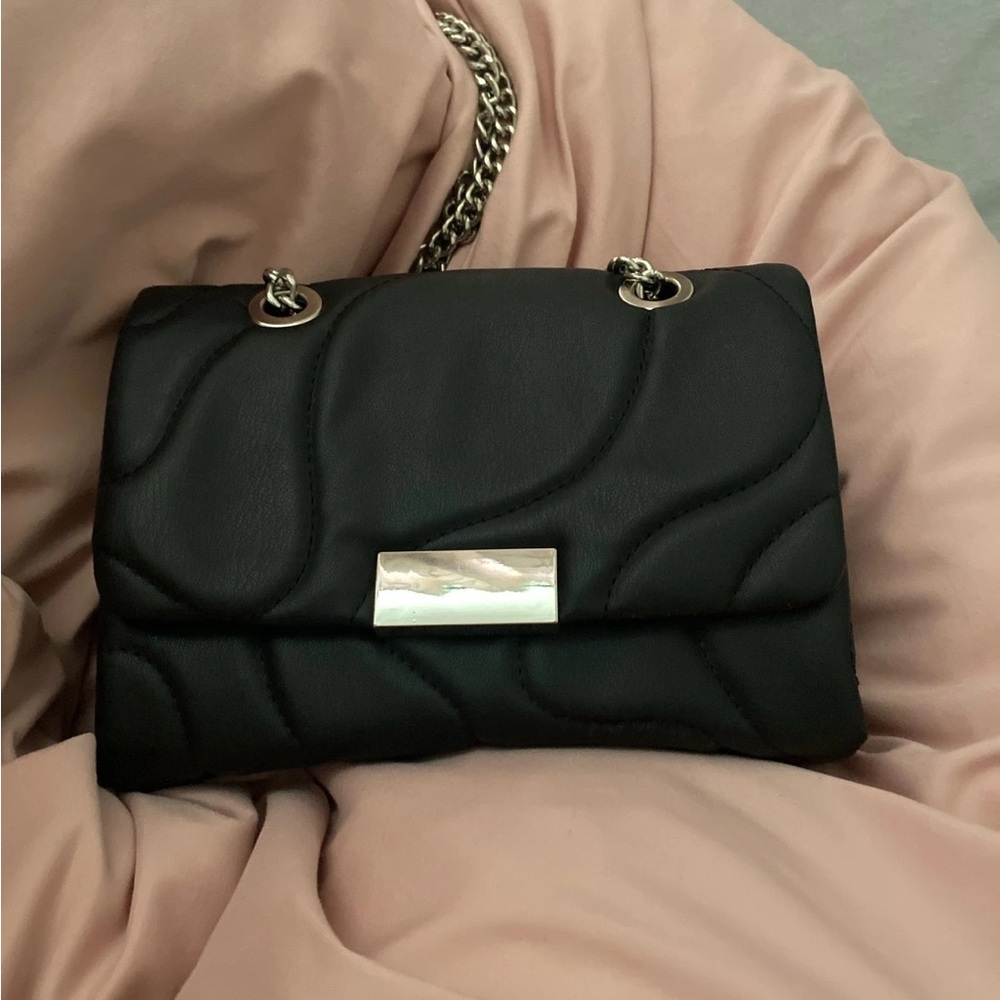 Elegant Black Quilted Shoulder Bag